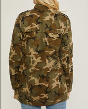Load image into Gallery viewer, Camo Print Anorak Jacket
