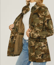 Load image into Gallery viewer, Camo Print Anorak Jacket
