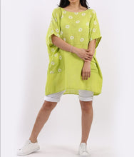 Load image into Gallery viewer, Italian Daisy Floral Print Cotton Lagenlook Boxy Top
